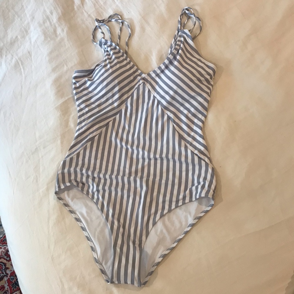 Cupshe Swim All About Stripe One Piece Swimsuit